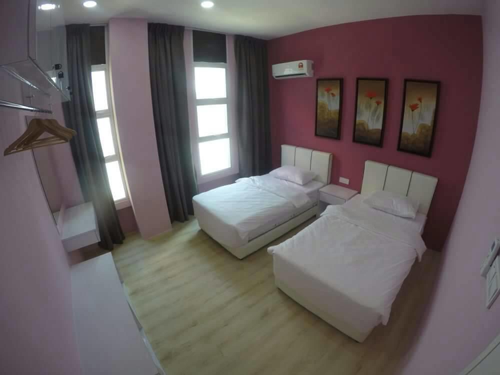 Xenia Homestay Kuching Exterior photo